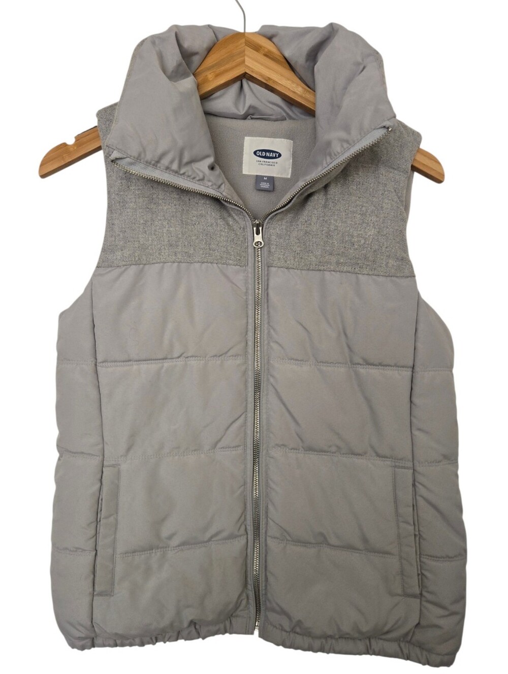 🩶 Old Navy Gray Mixed-Media Puffer Vest — Size Medium